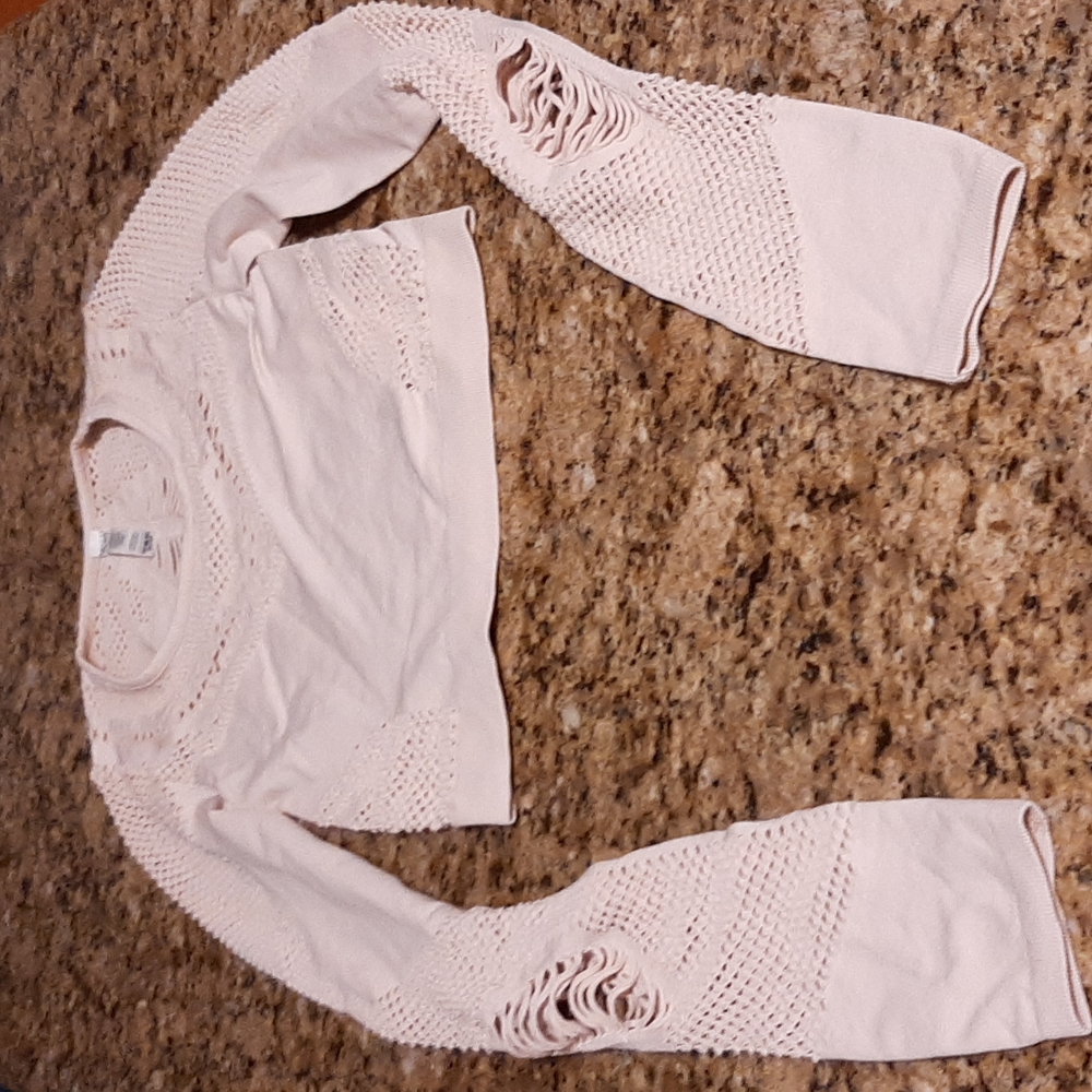 ALO Yoga Ripped Warrior cream Cropped Sweatshirt